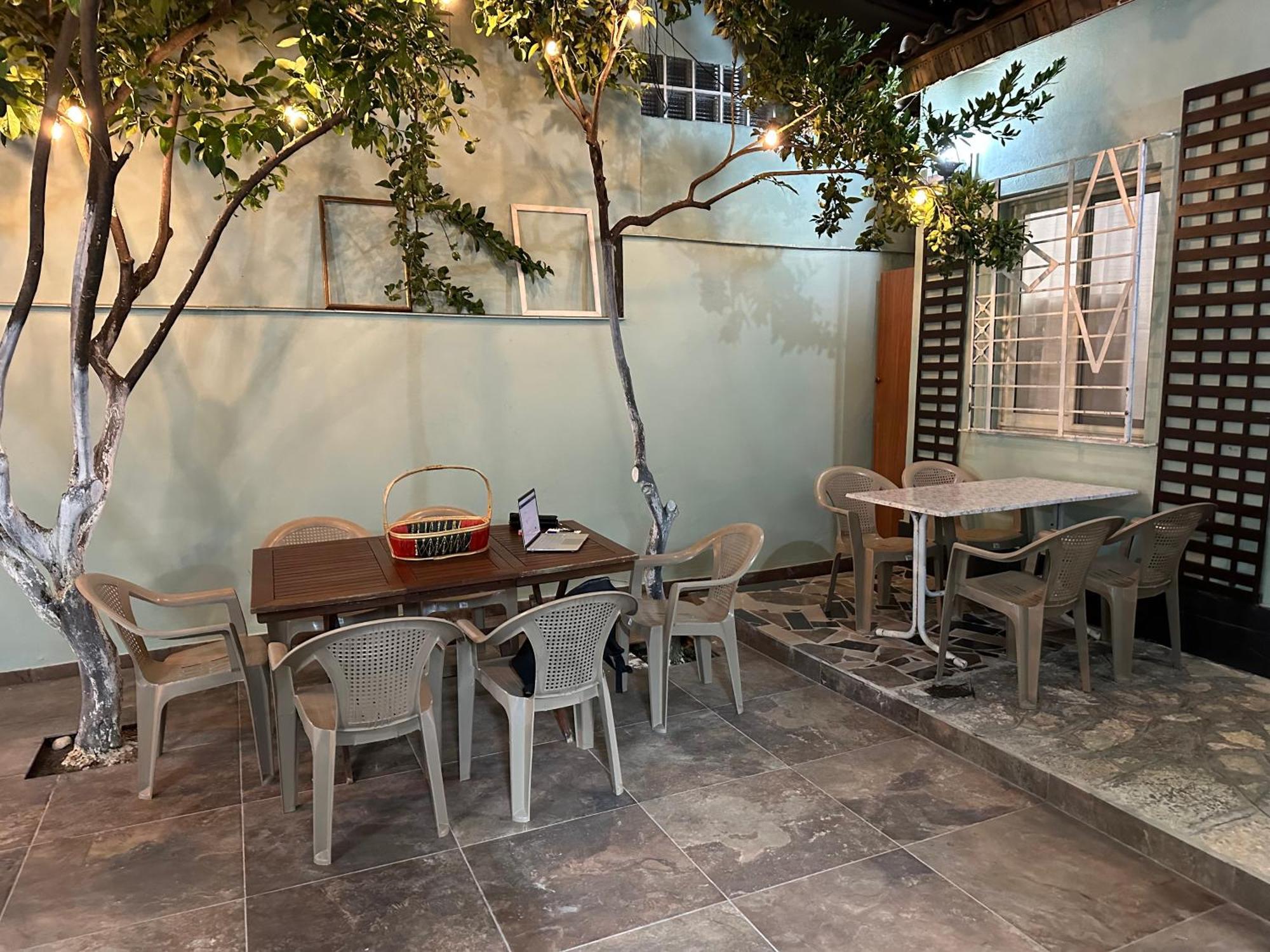 Tirana Lemon Breeze Hostel Exterior photo